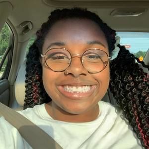 Meet your Posher, Cassandra